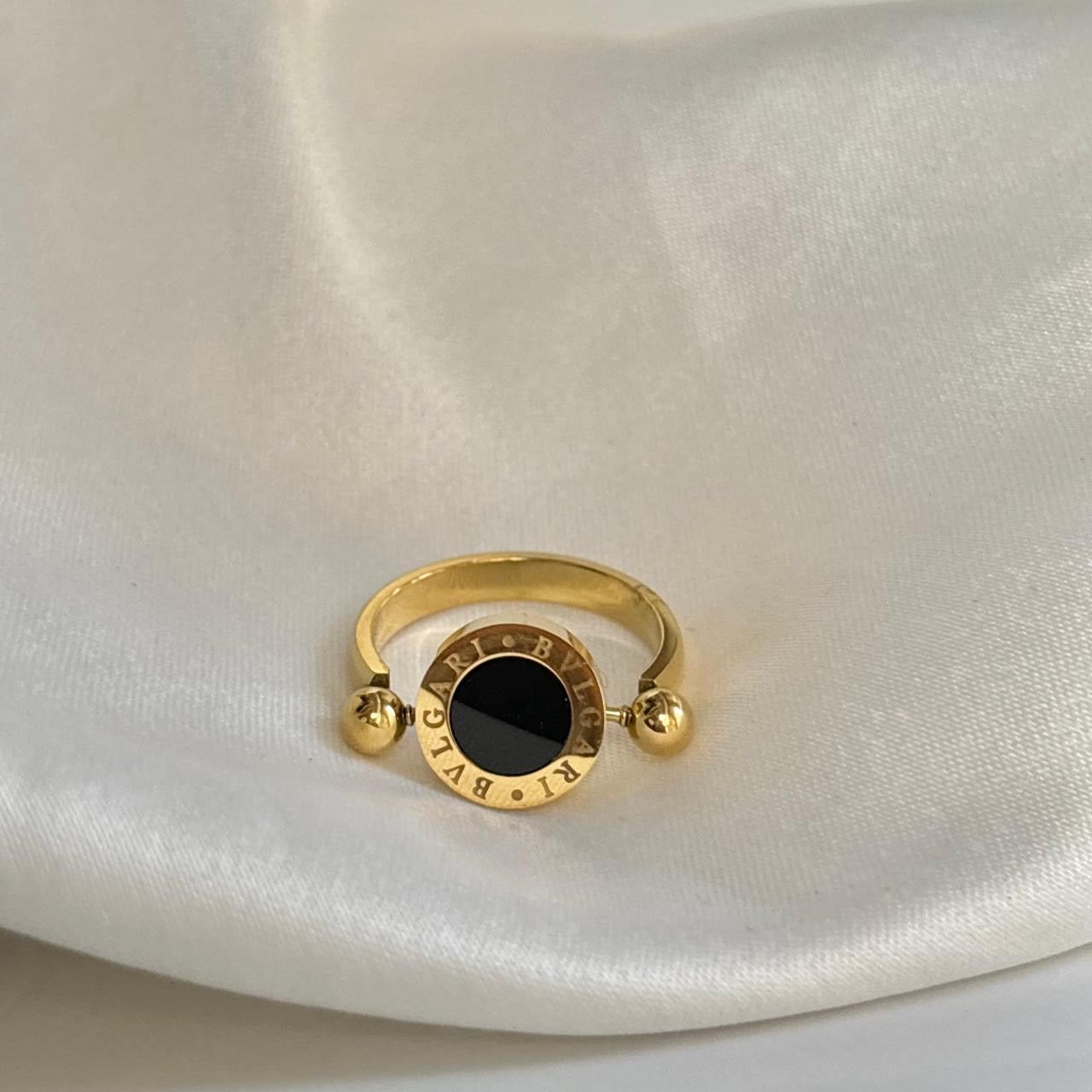 White X Black Flip Coin Ring -18K
