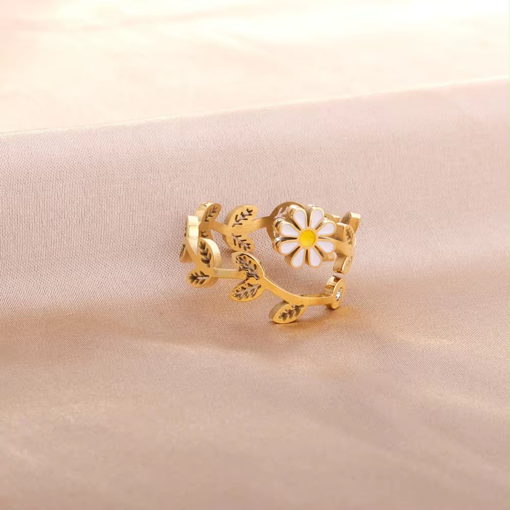 Daisy Vine Ring