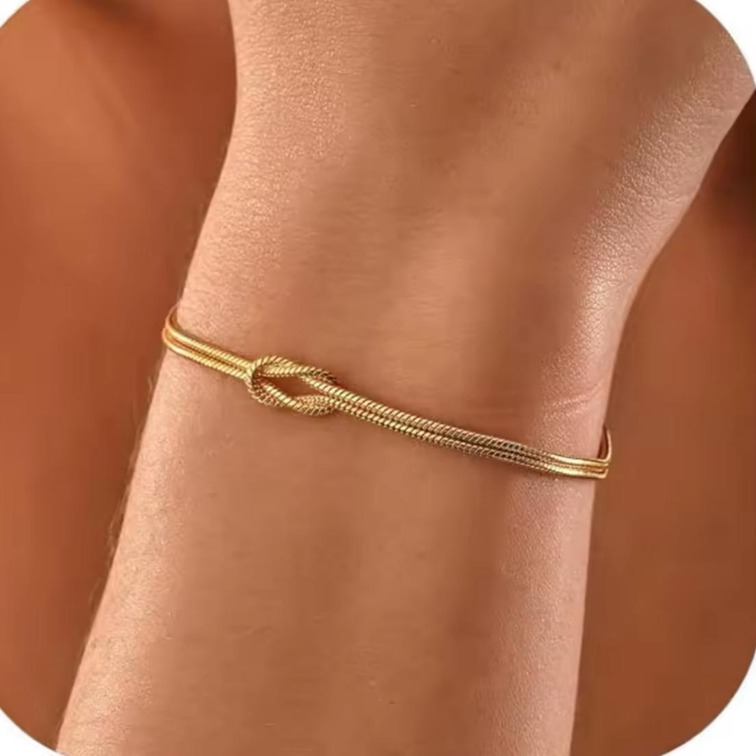 Infinity Knot Bracelet -18K