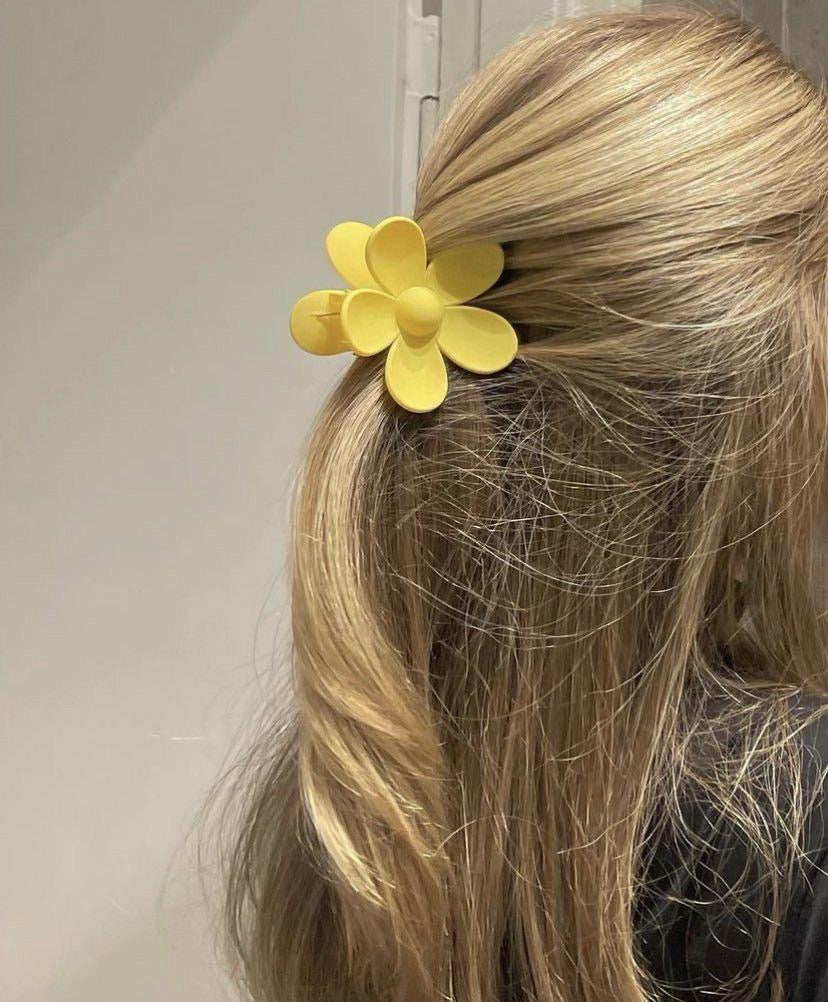 Daisy Flower Claw Clip -Sunshine Yellow