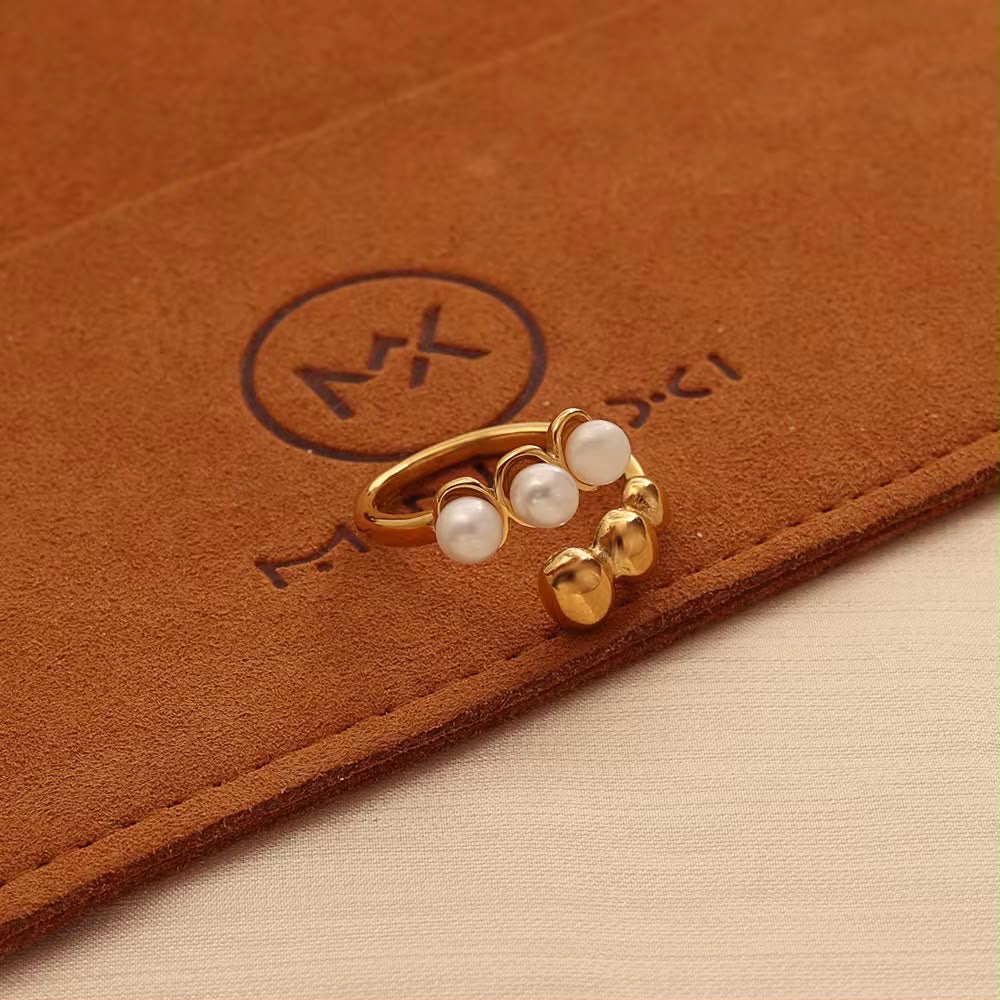 Pearl Criss Ring -Adjustable