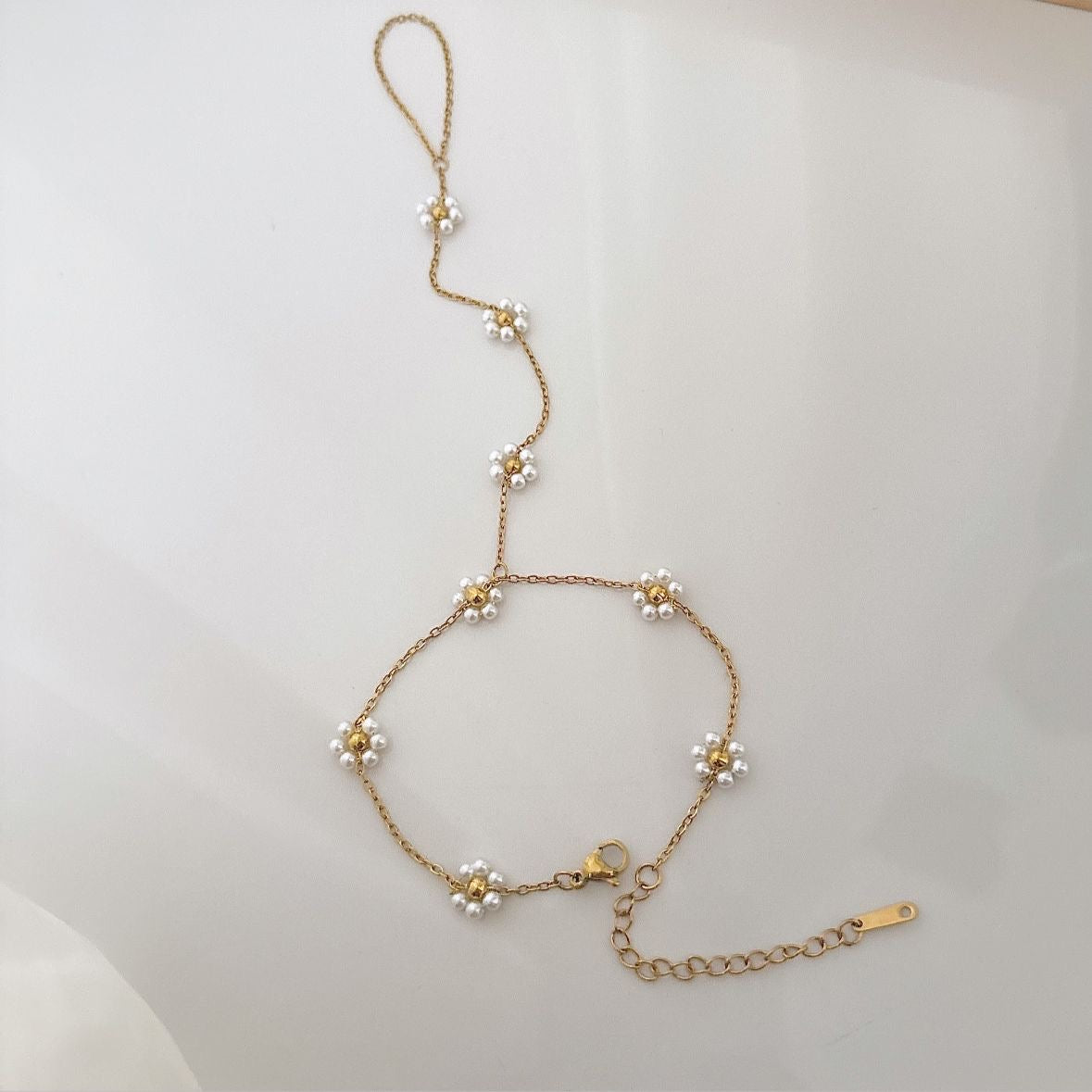 Disty Flora Hand Chain