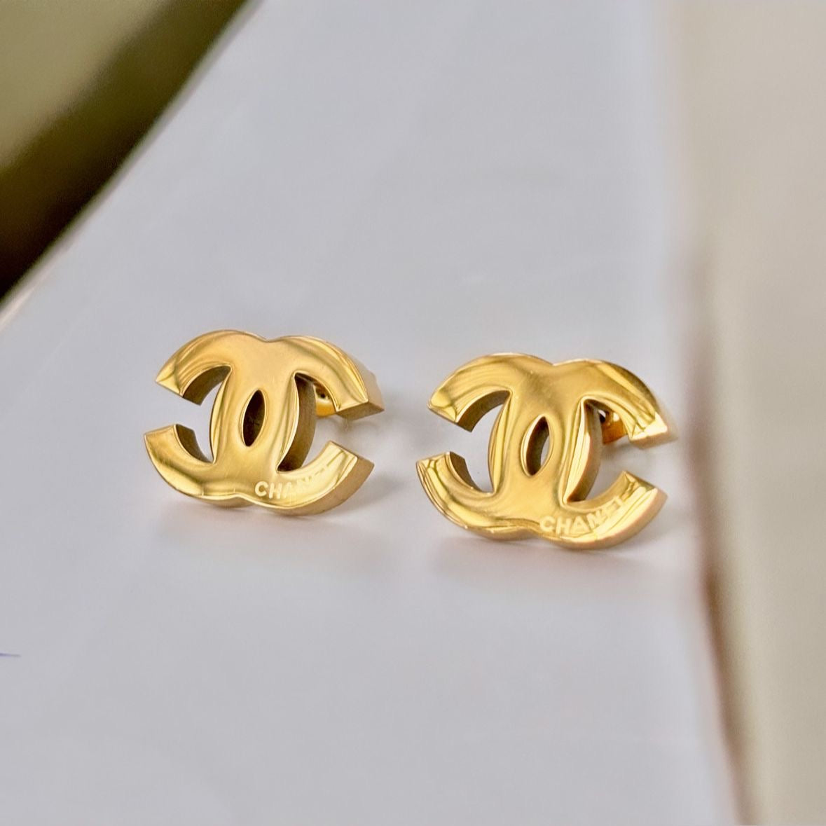 CC Vintage Classic Studs -18K