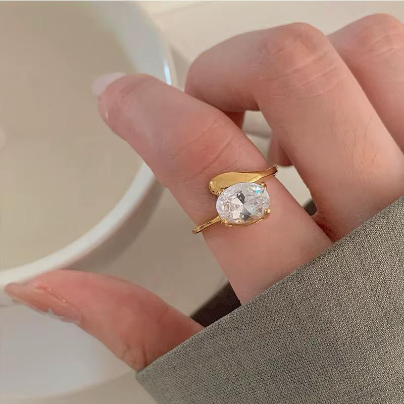 LUX Drop Ring