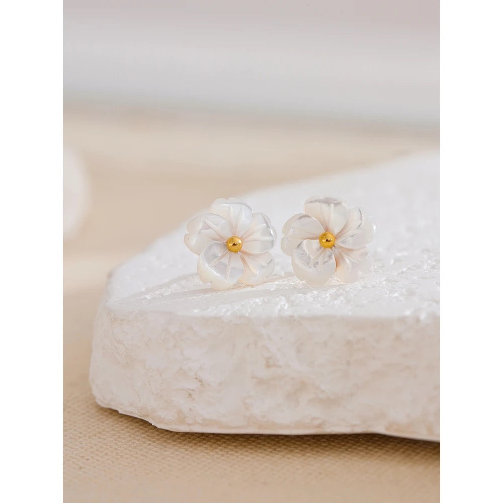 Natural Shell Flora Studs -22K