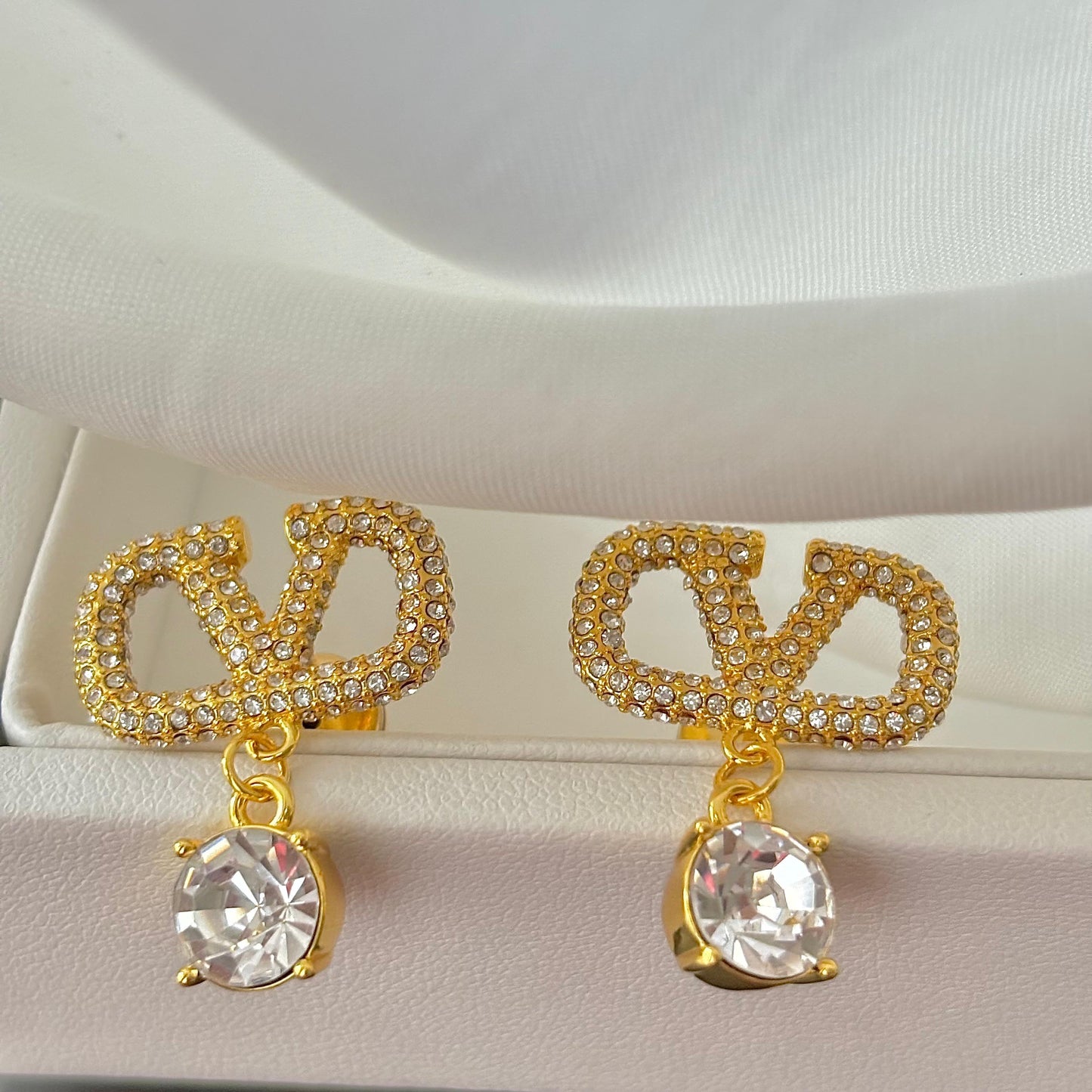 V-Swarovski Crystal Diamond Drop Studs