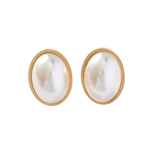 Queen Of Pearl Studs