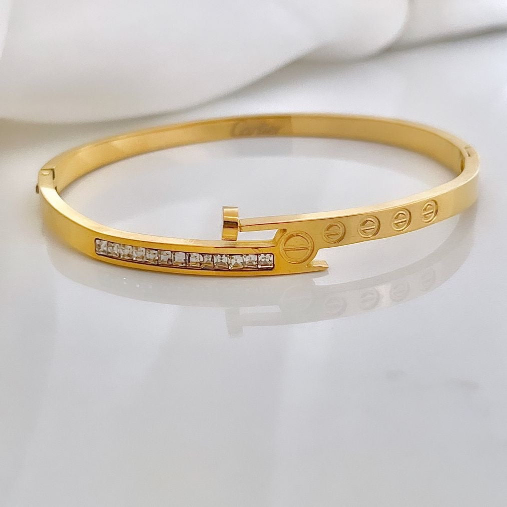 Baguette Cz Nail Bracelet -18K