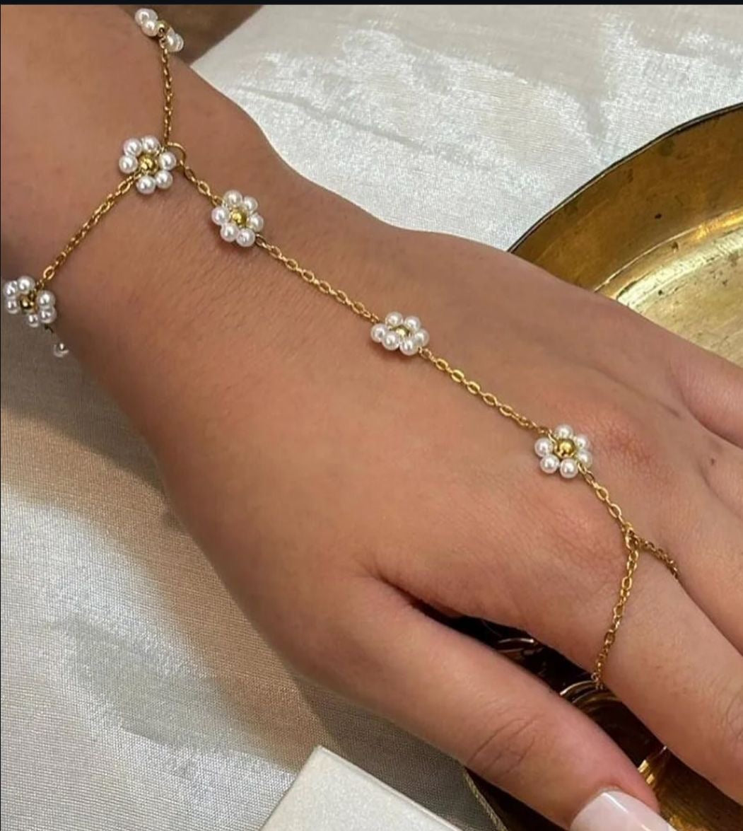 Disty Flora Hand Chain