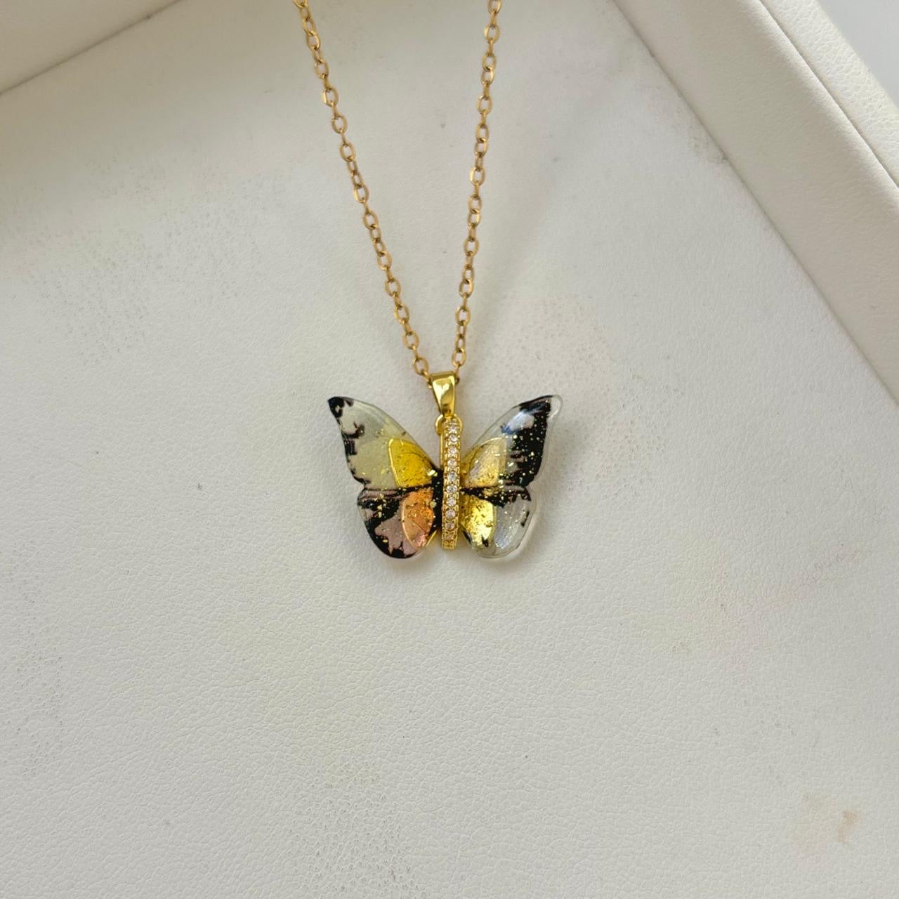 Luna Crystal Mariposa Necklace -18K