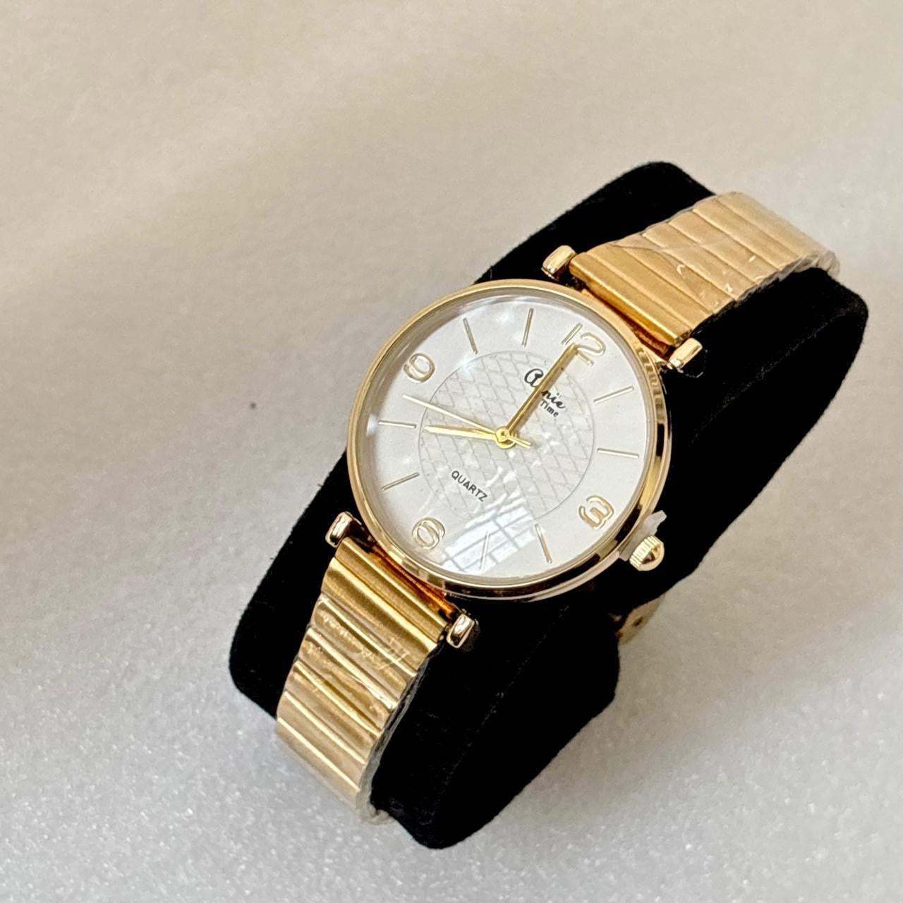 Élise Everyday Staple Pearly White Watch