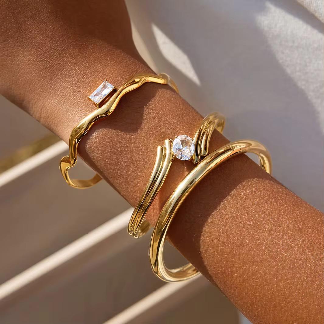 Riviera Wave Cuff