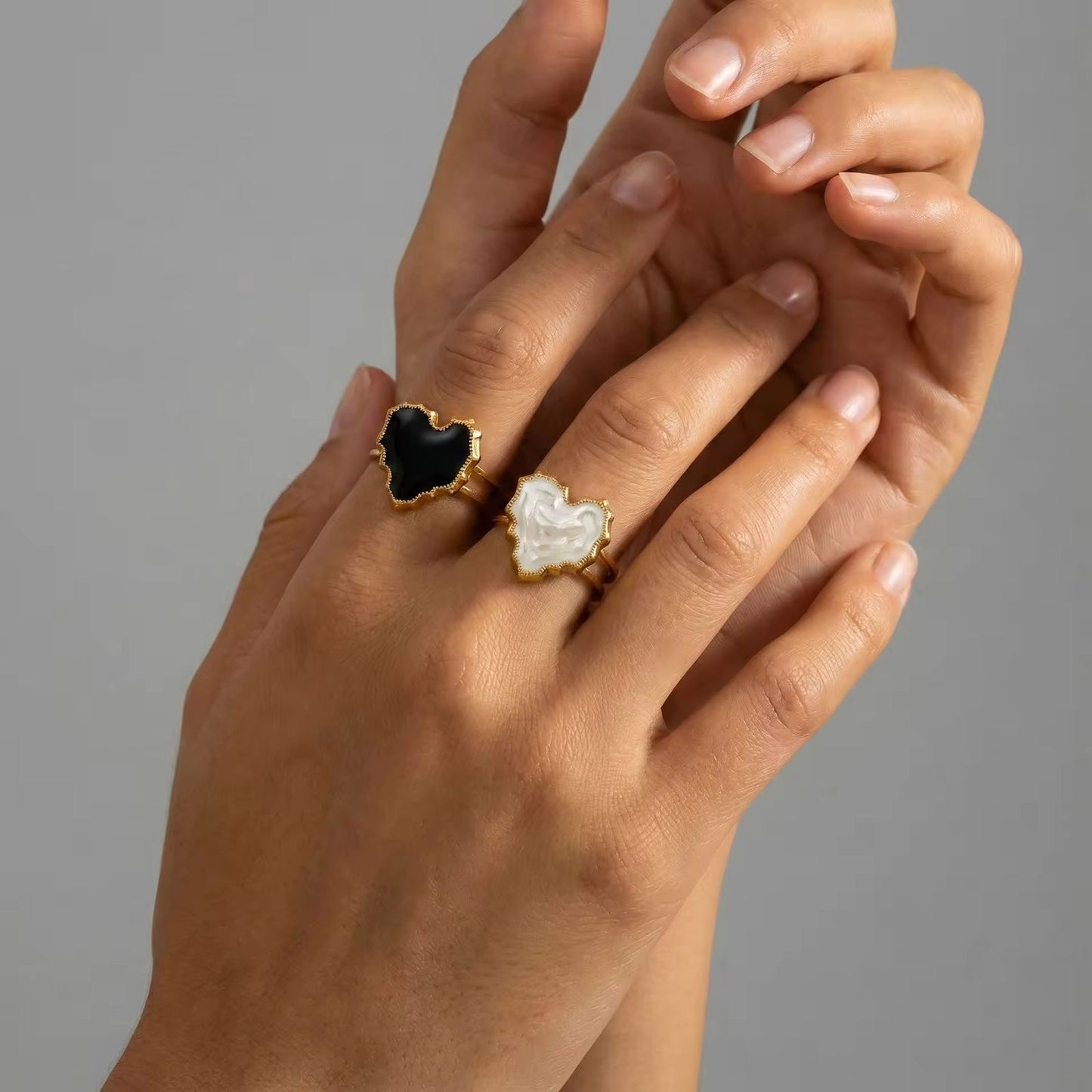 Julie Heart Ring -White
