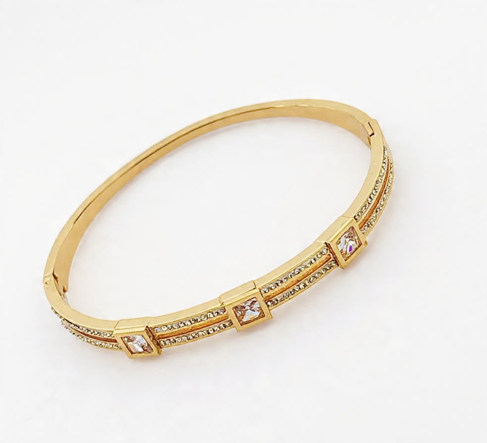 Glitzy Bezel Diamond Bracelet