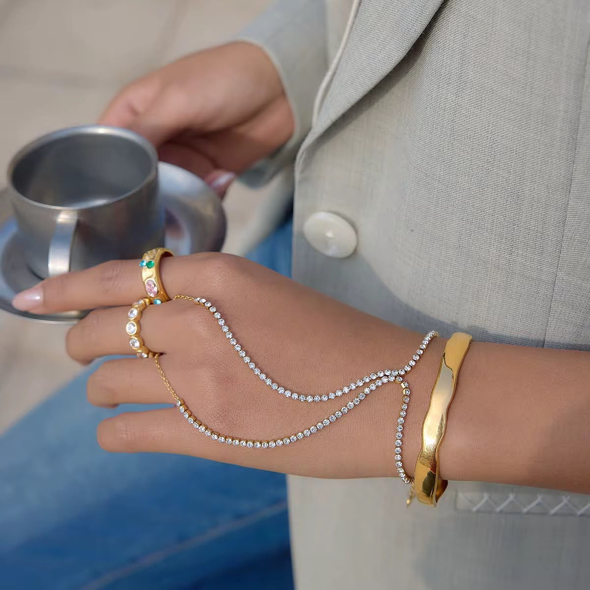Nooréh Glitz Hand Chain