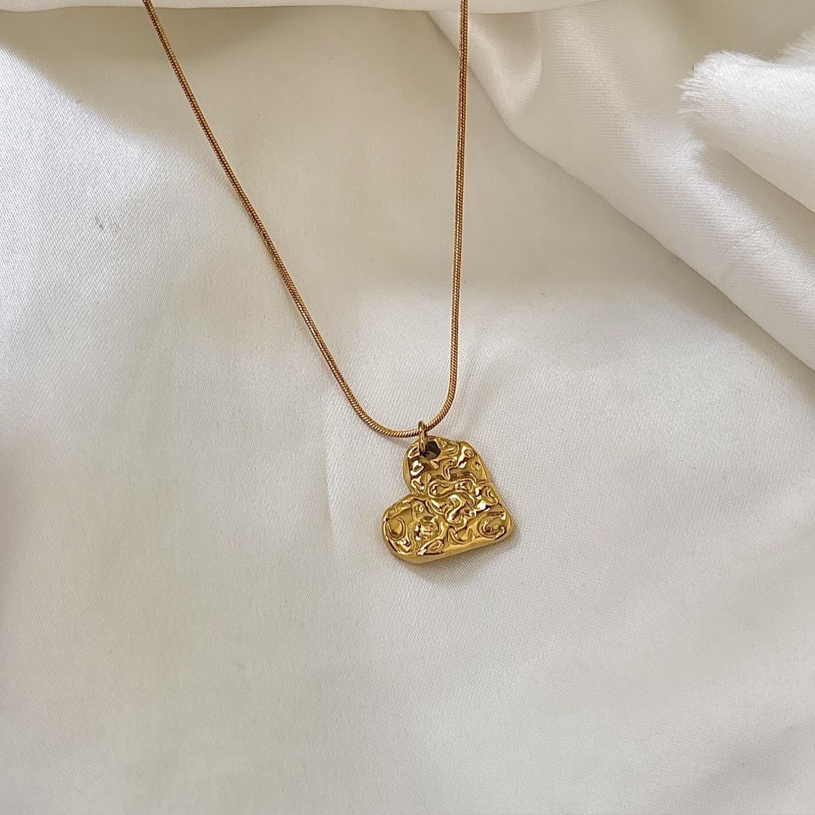 Hammered Heart Necklace -18K