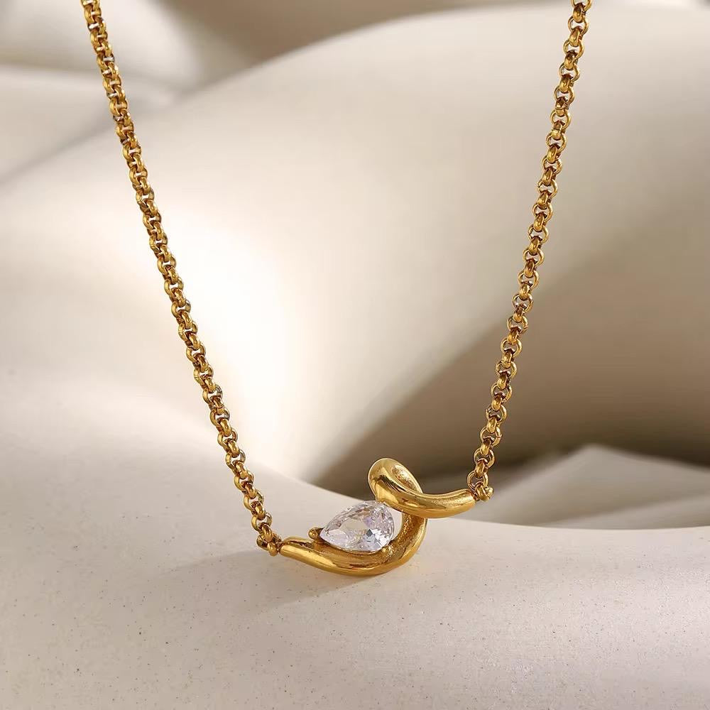 Ećlat Necklace