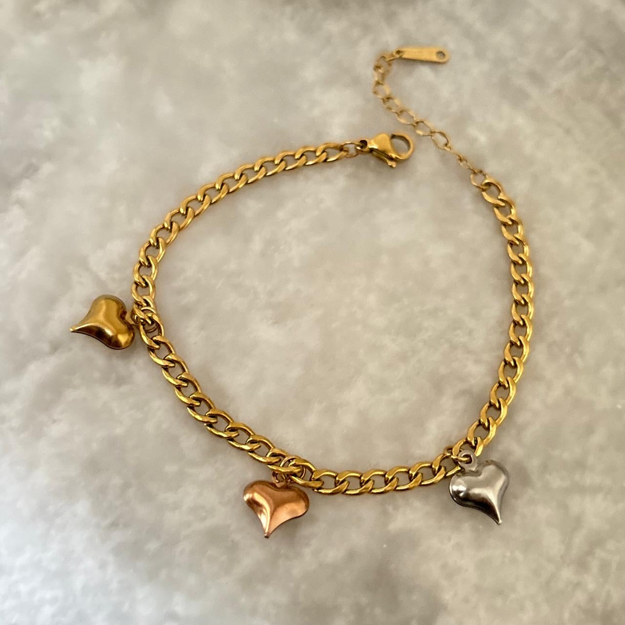 Figaro Anklet With Heart Charms -18K
