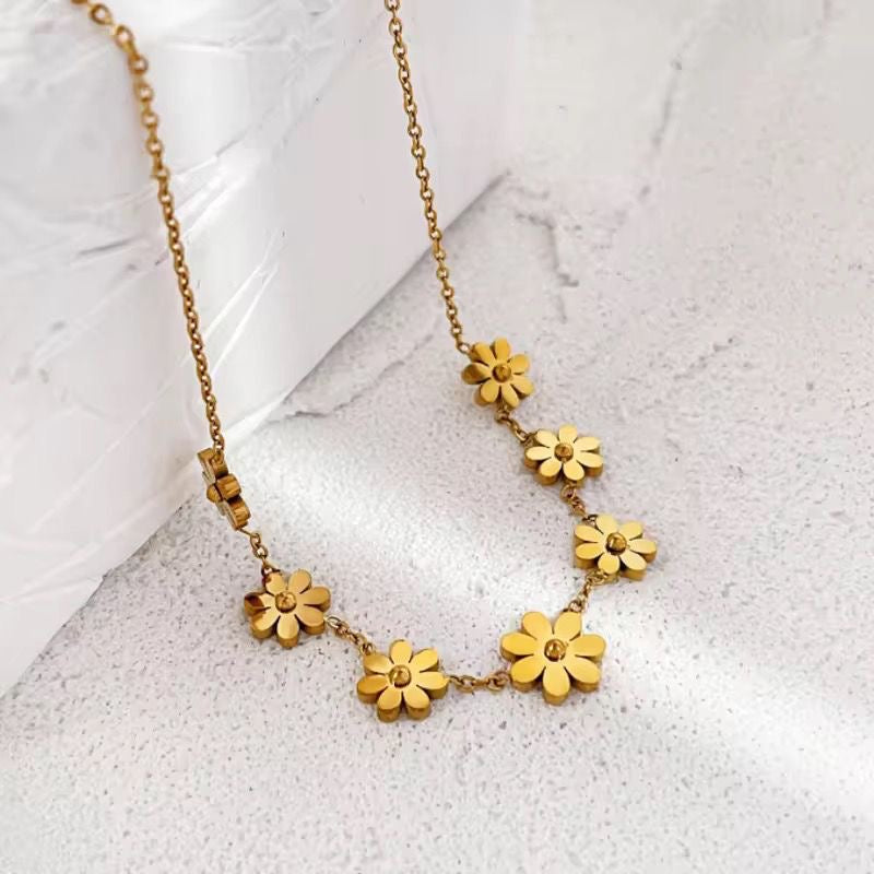 Daisy Necklace