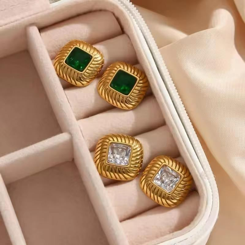 Emerald Fiorella Studs -18K