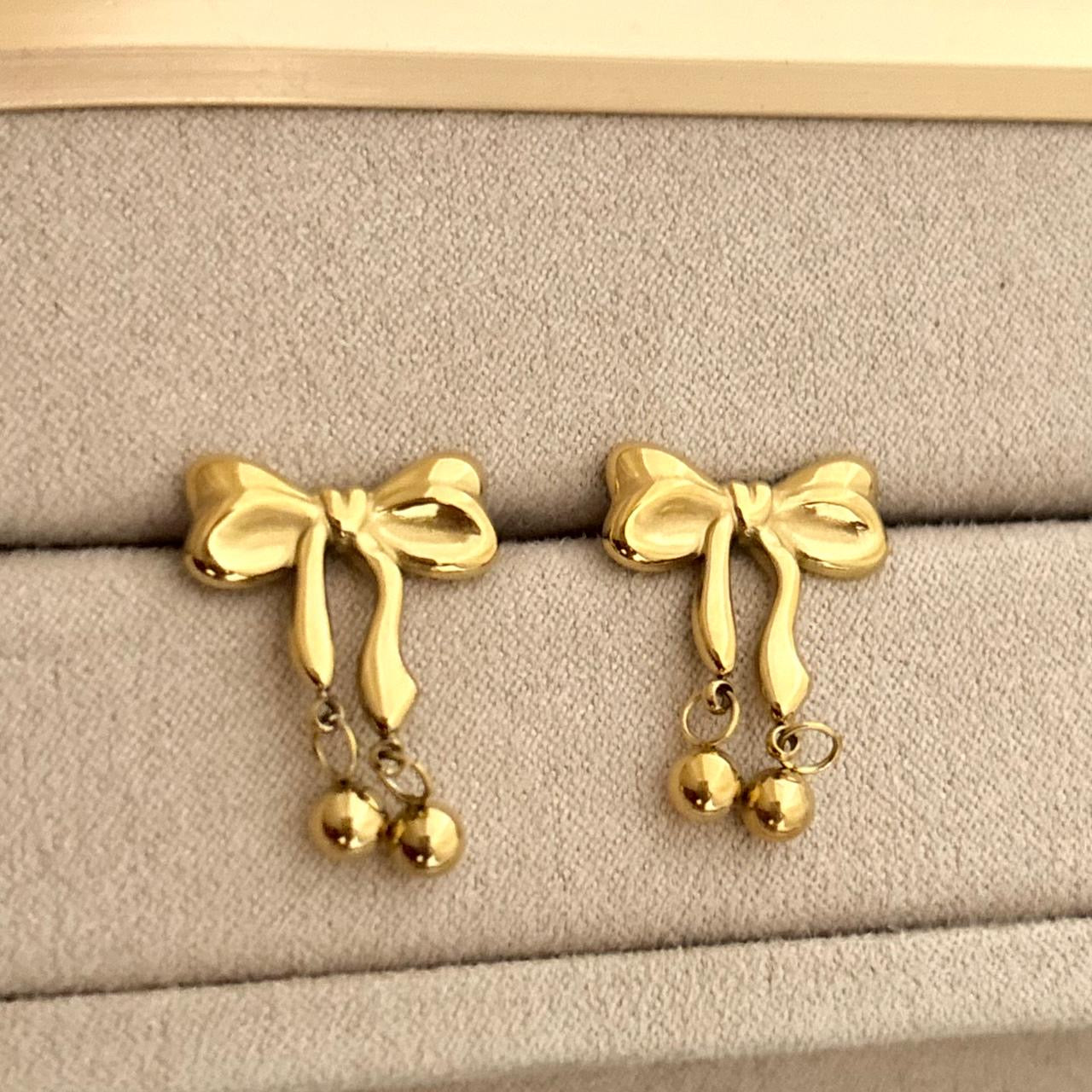 Bow Dangler Studs