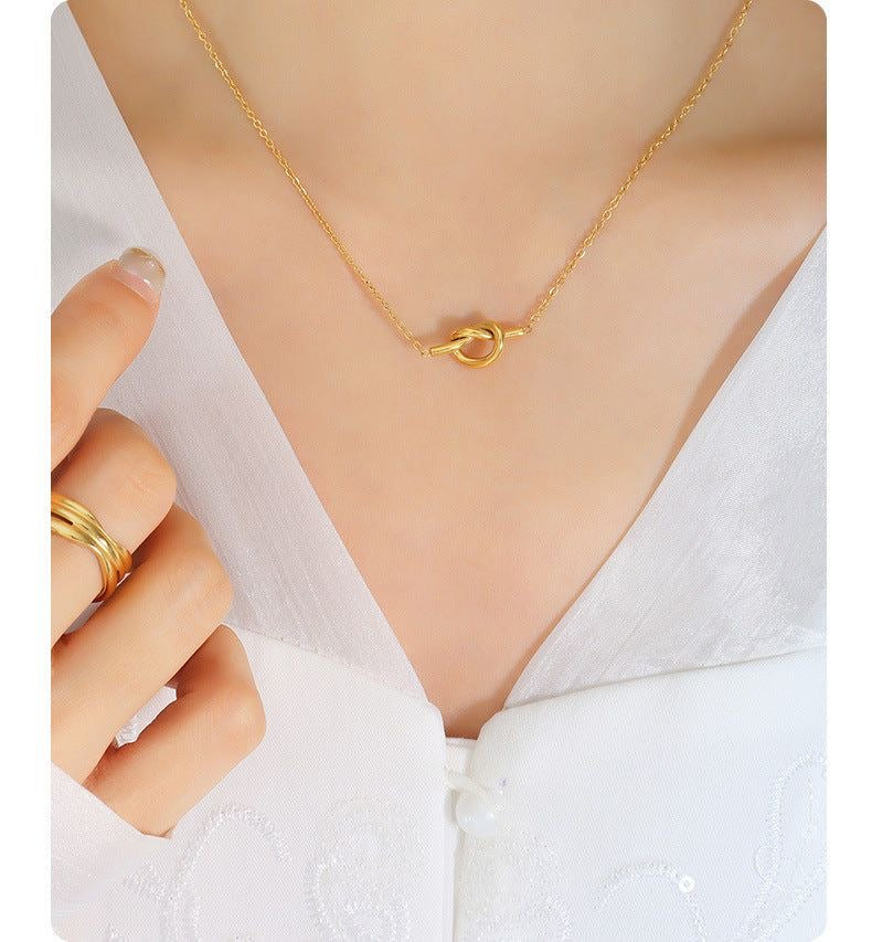 Love Me Knott Necklace -18K