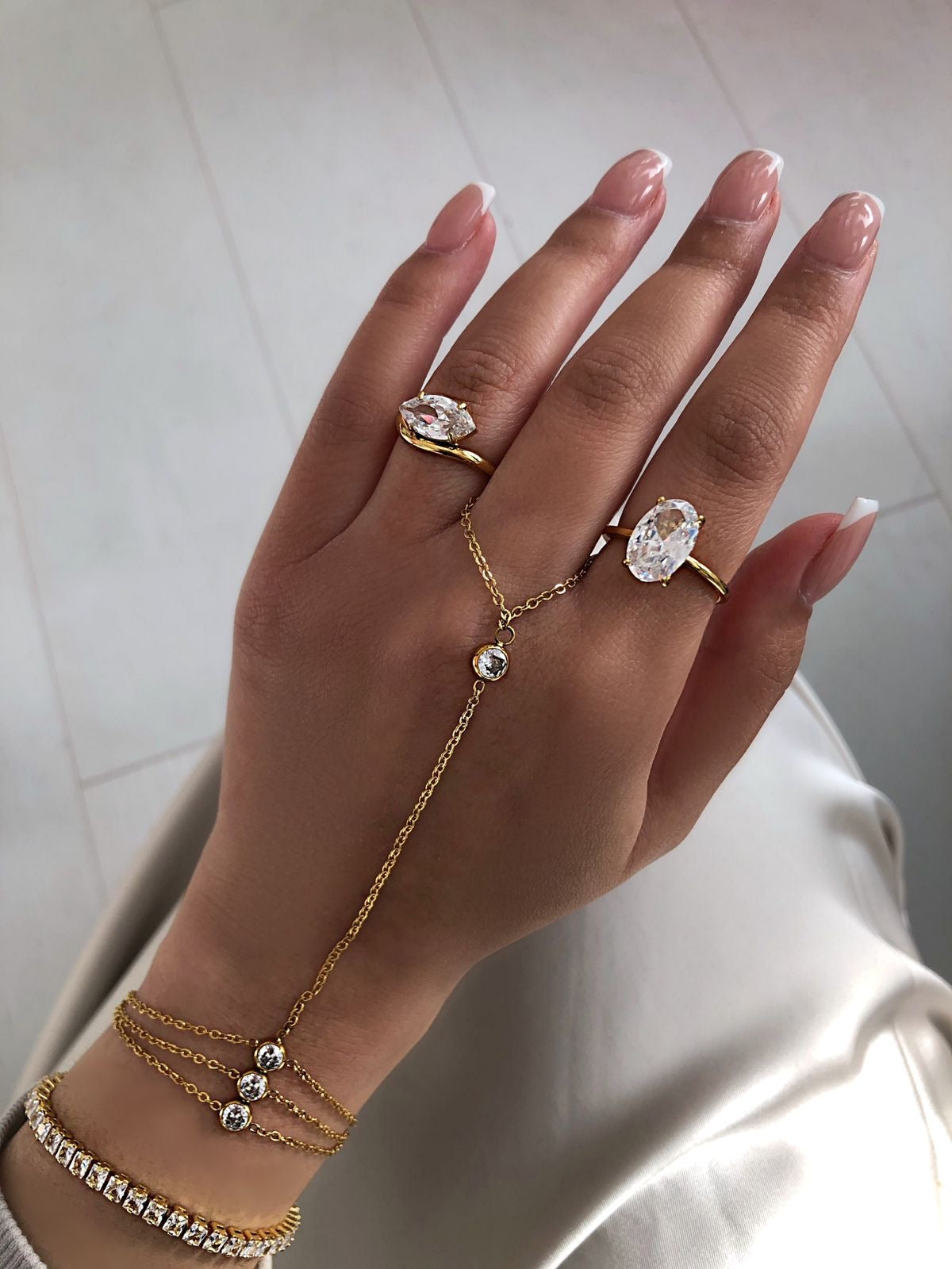 Bezel Diamond Hand Chain