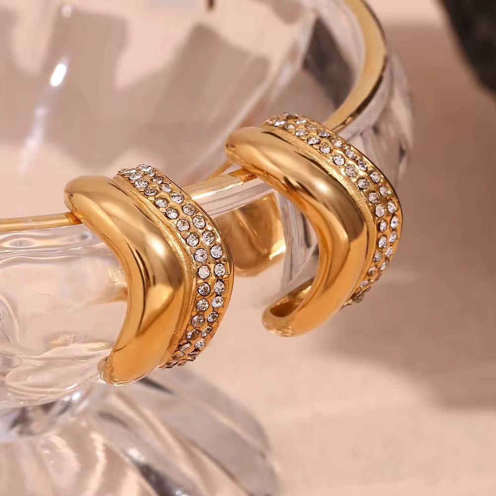 Voiletta Curly C Hoops