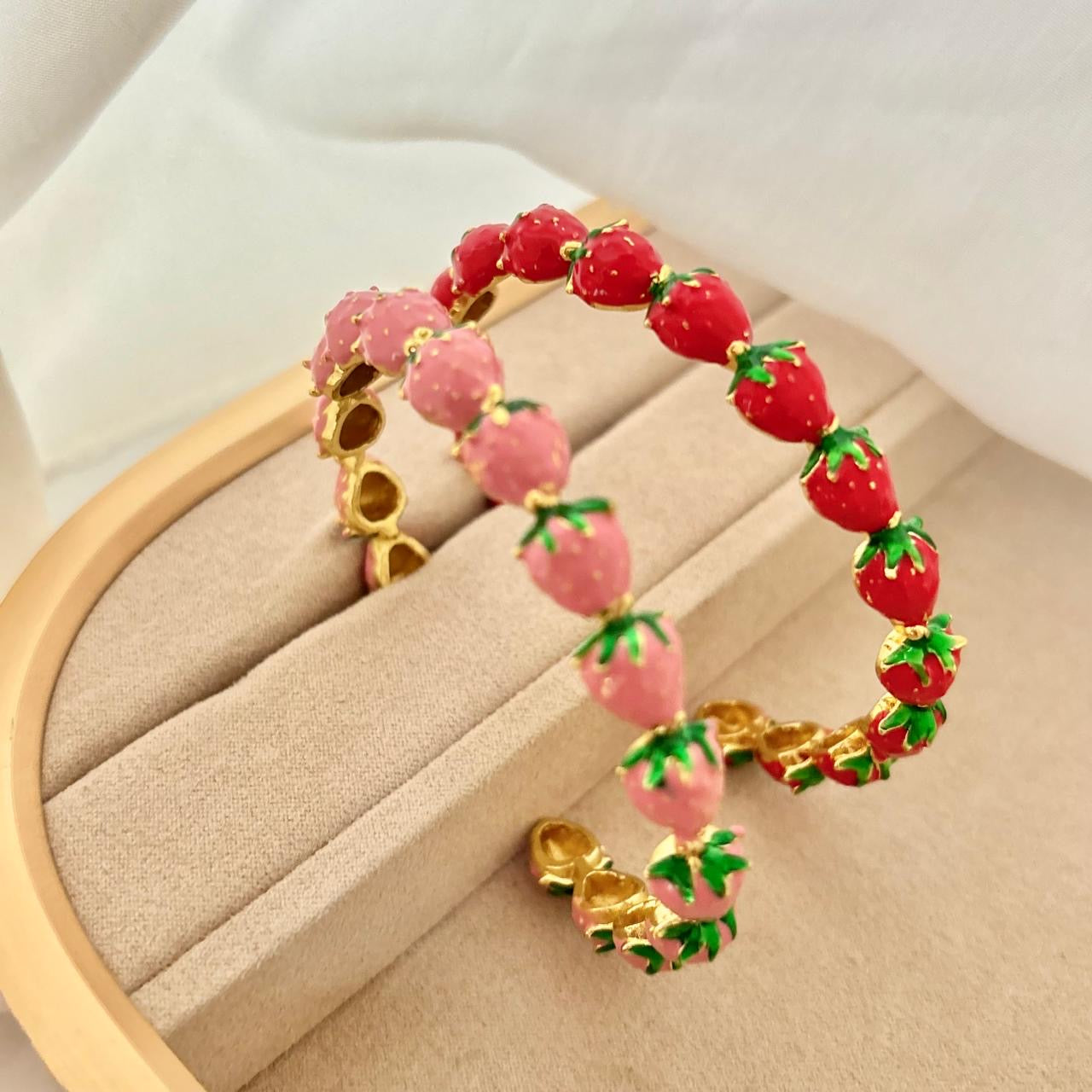 Strawberry Cuff -Pink
