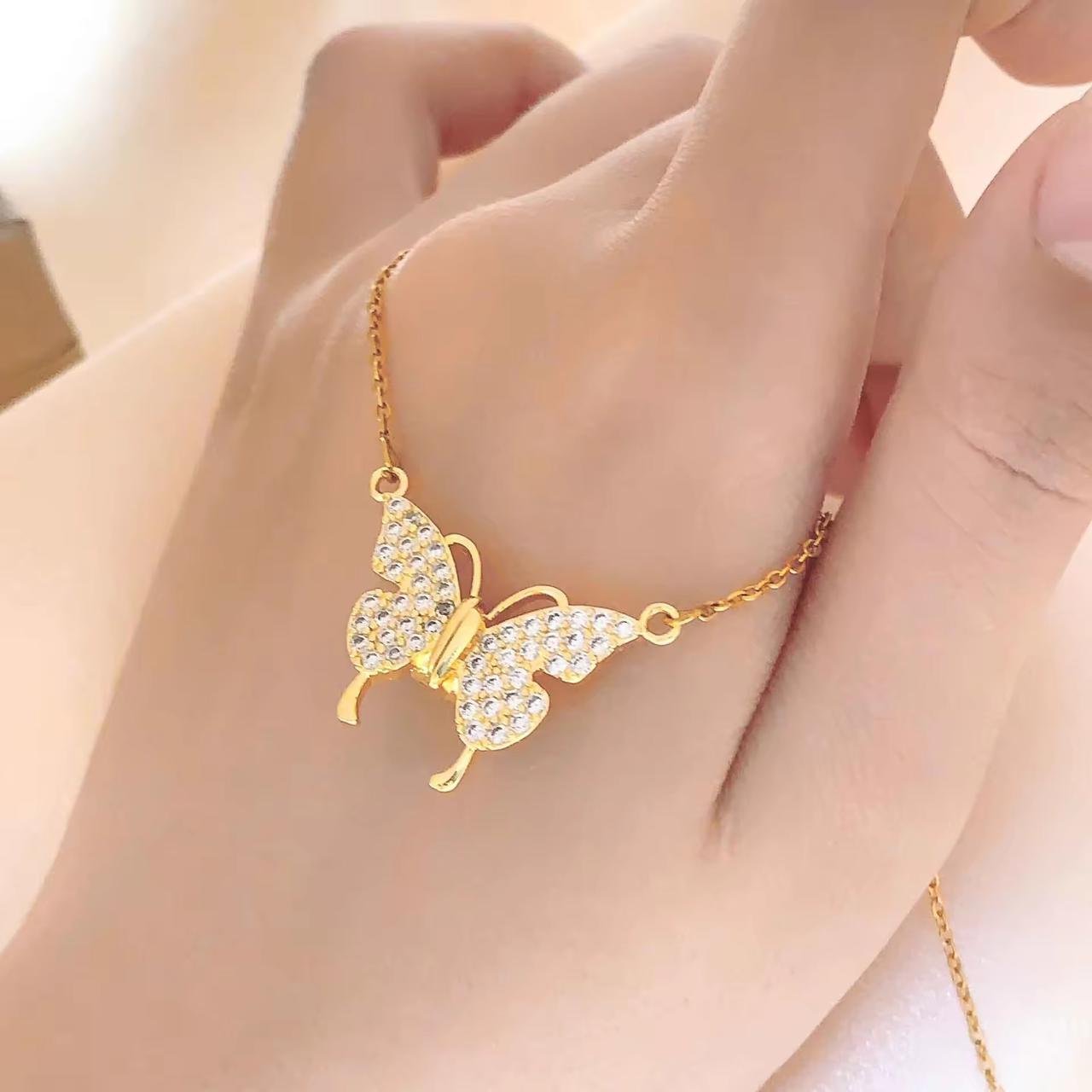 Luxurious Zircon Butterfly Magnetic Necklace -18K