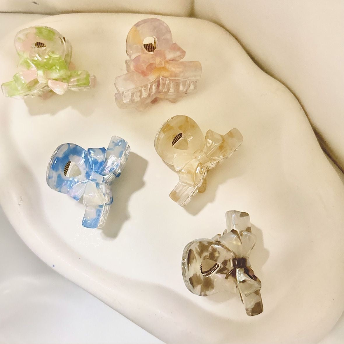 Petite Bow Claw Clip