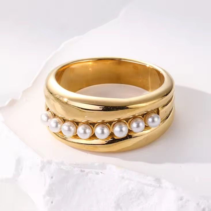 Pearly Queen Ring