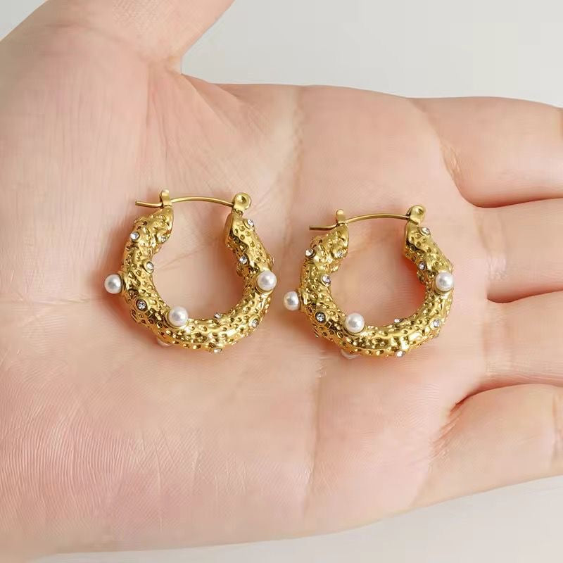 Perola Dotted Hoops