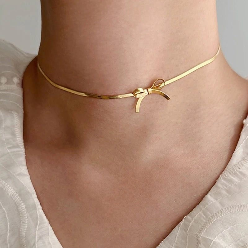 The Bonnie Bow Necklace