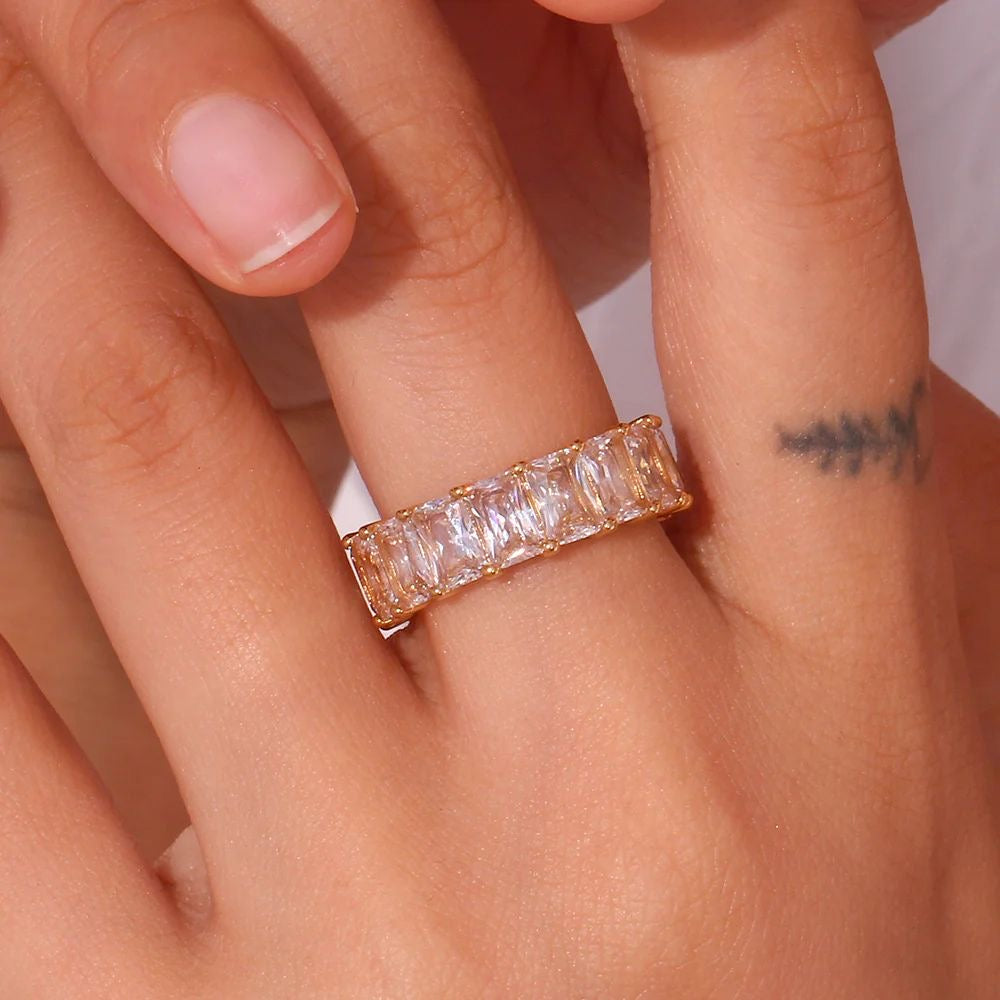 Princess Cut Eternity Band -18K