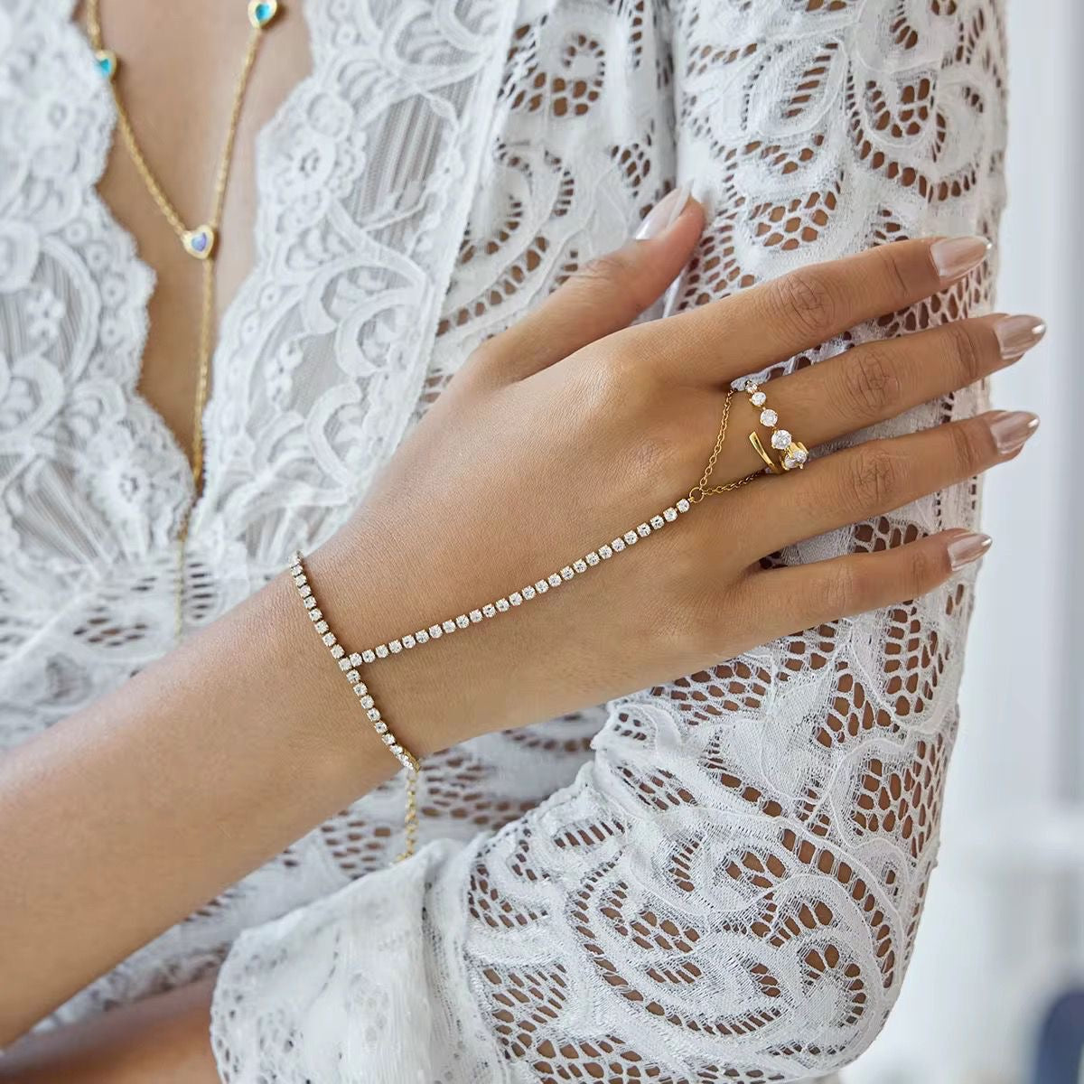 Noor Hand Chain