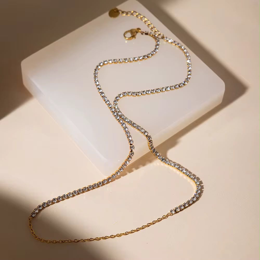 Nooréh Glitz Hand Chain