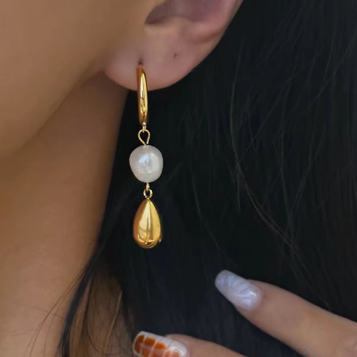 Perola Gold Drop Earrings