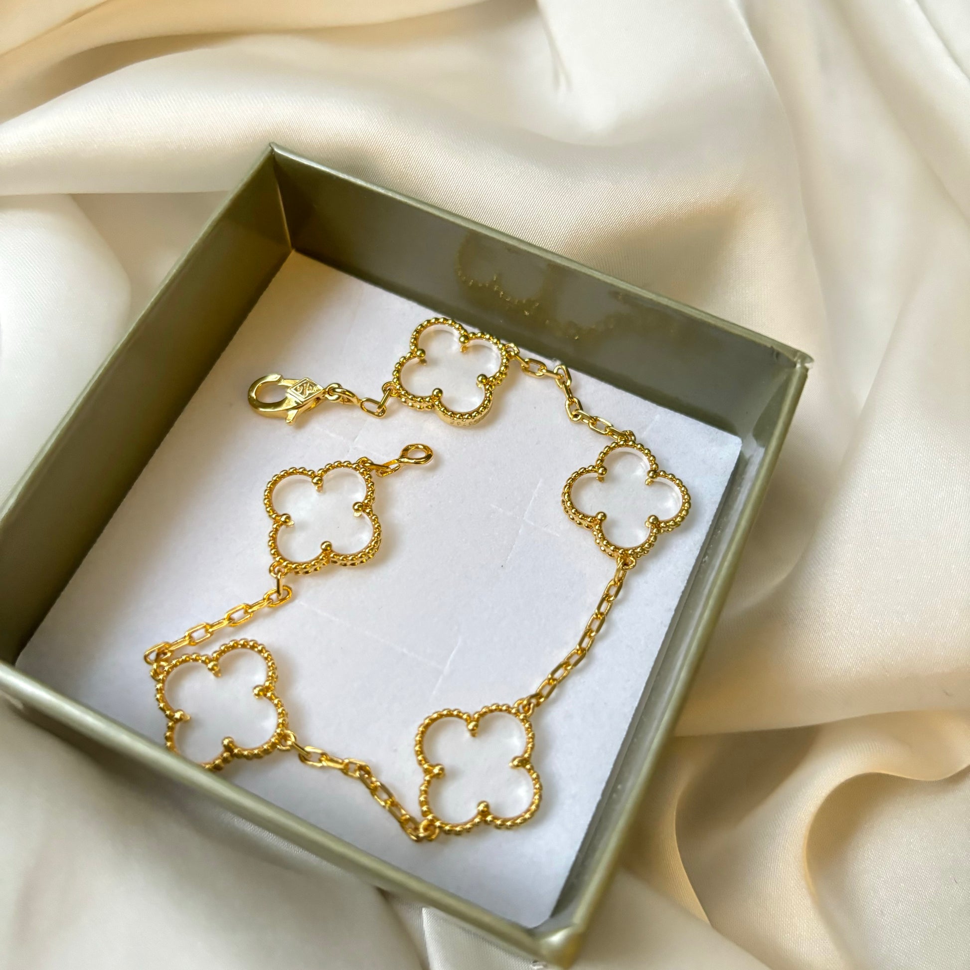 Van cleef rock crystal bracelet deals
