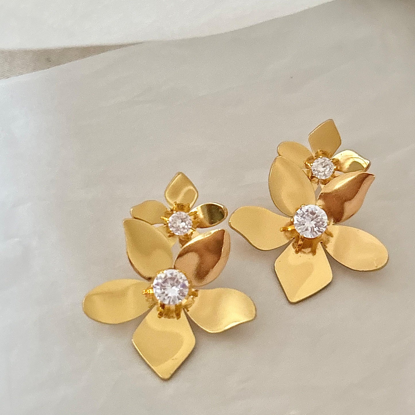 Amaryllis LUX Studs