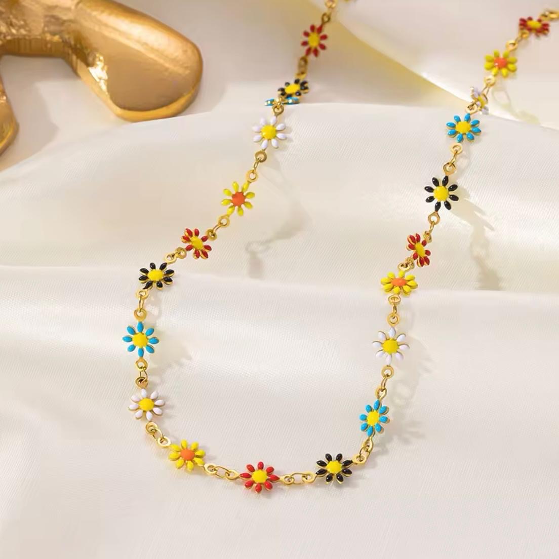 Multi Daisy Charm Necklace -18K