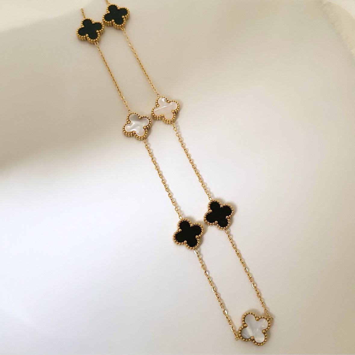 Luxe Black X White 7 Motifs Clover Necklace