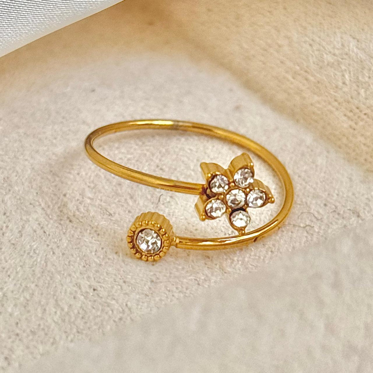 Flora Filante Ring