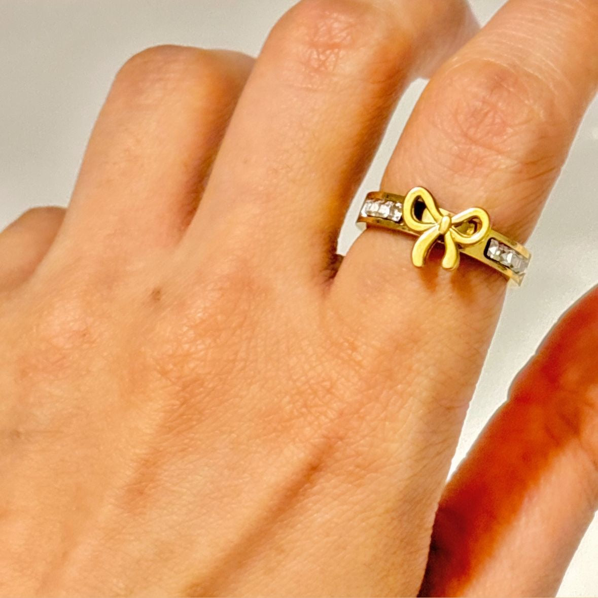 Bow Glitz Ring