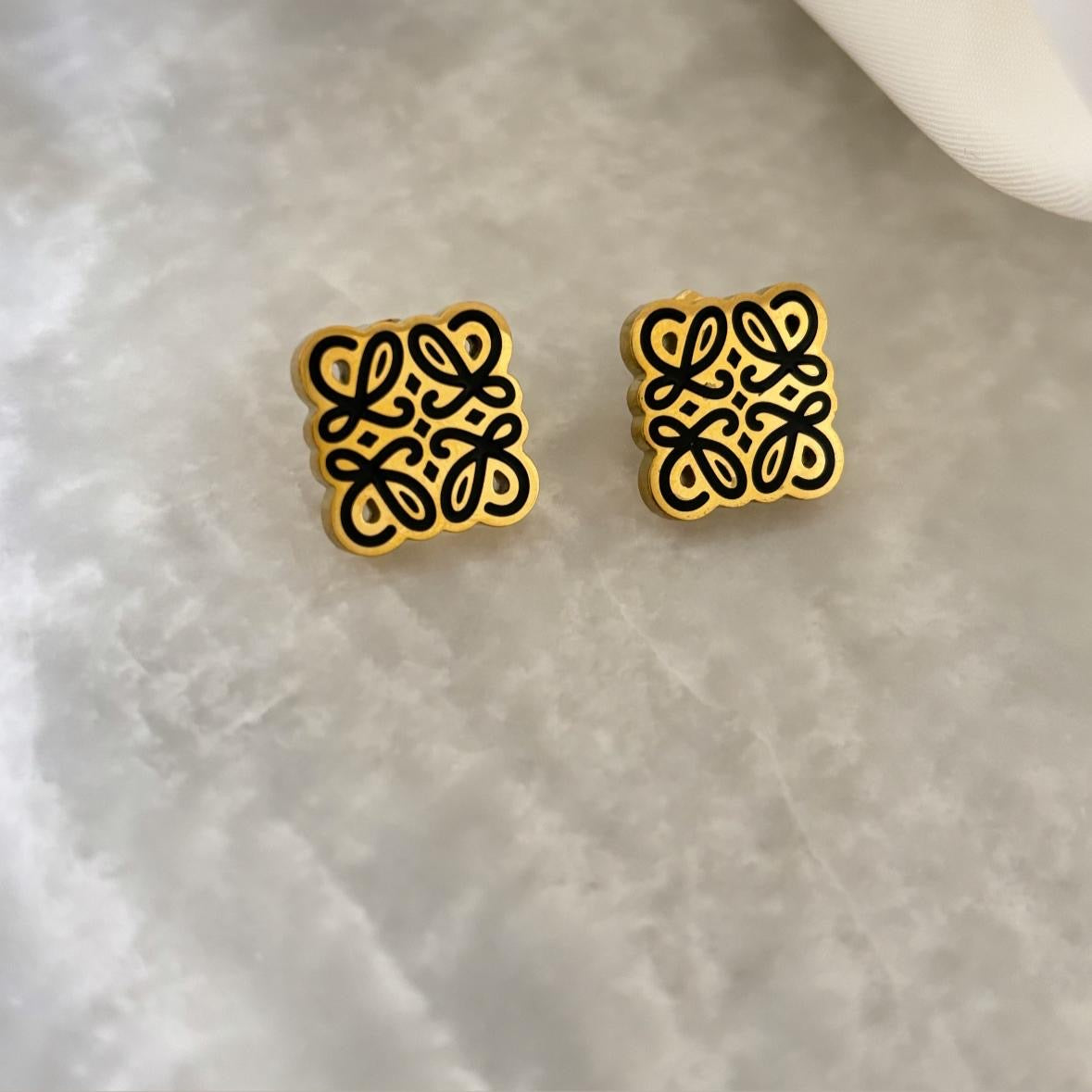 Lo Luxe Studs -18K