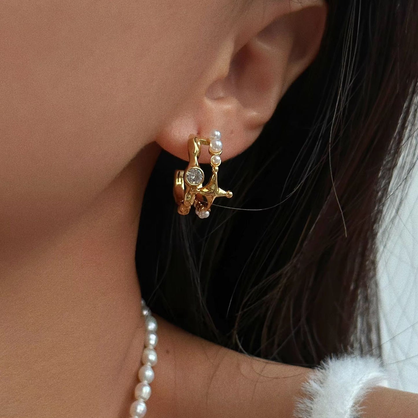 Amelia Pearls Studs