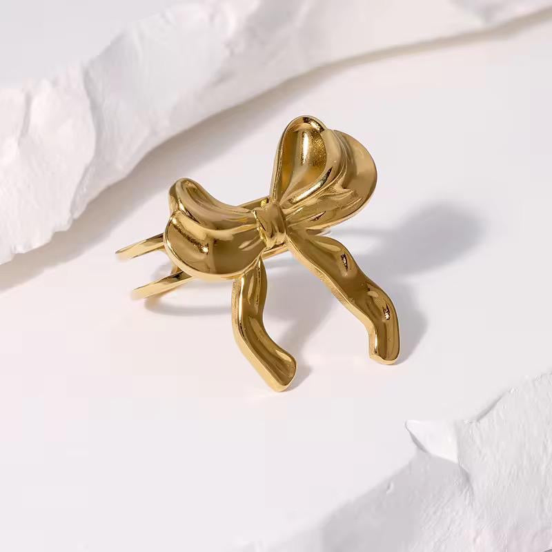 Coqeutte Bow Ring
