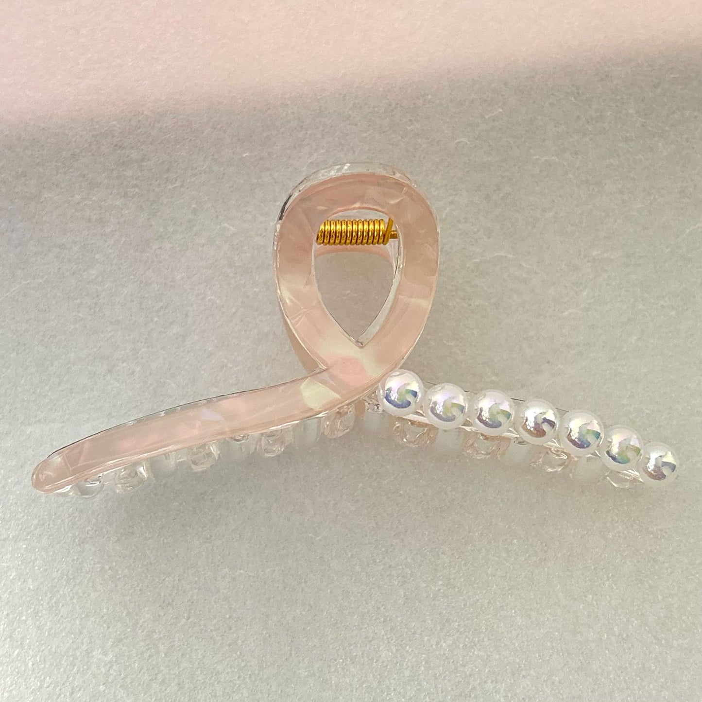 Pearly Knot Claw Clip -Peachy Keen