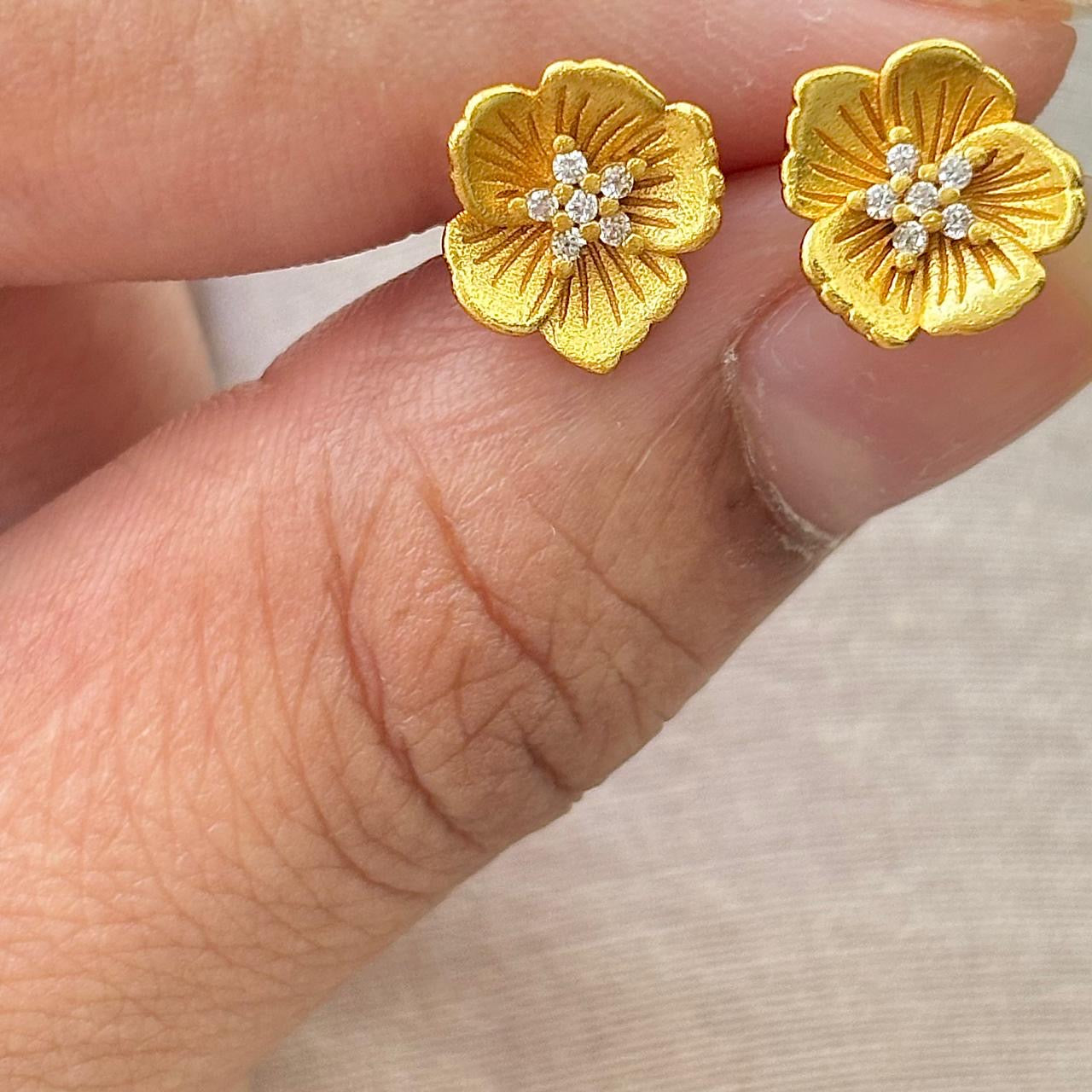 Soleil Bloom Studs