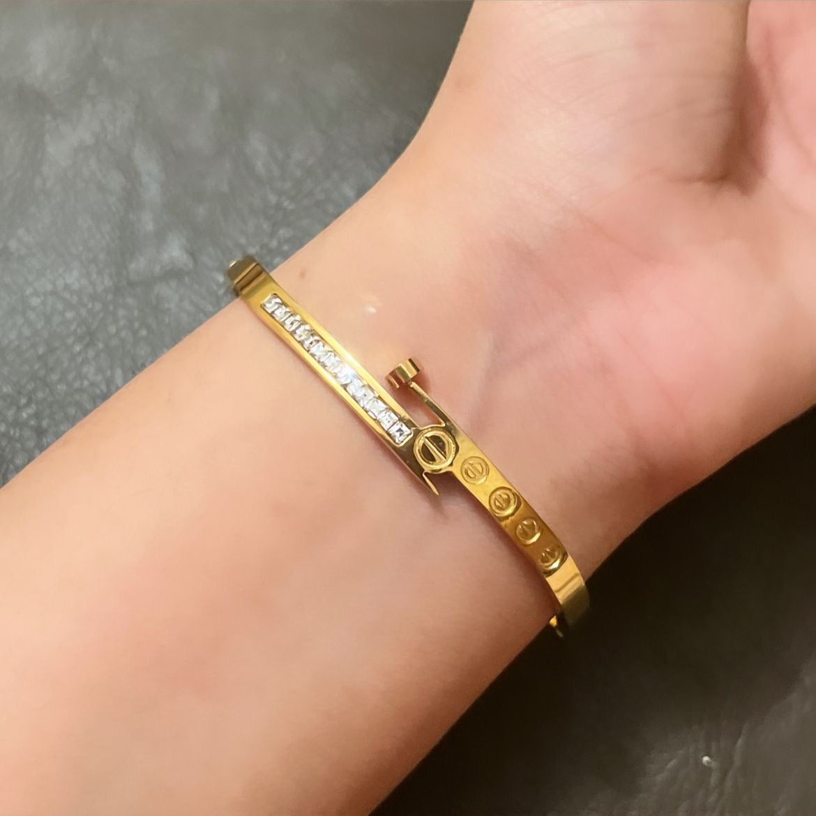 Baguette Cz Nail Bracelet -18K